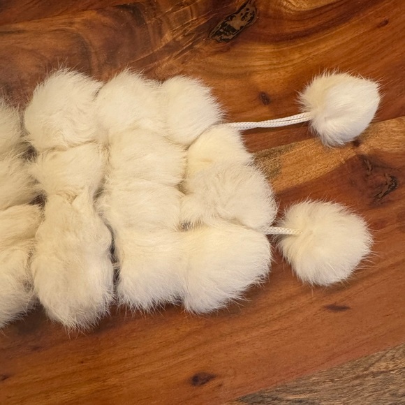 White Rabbit Fur Scarf - Picture 2 of 4